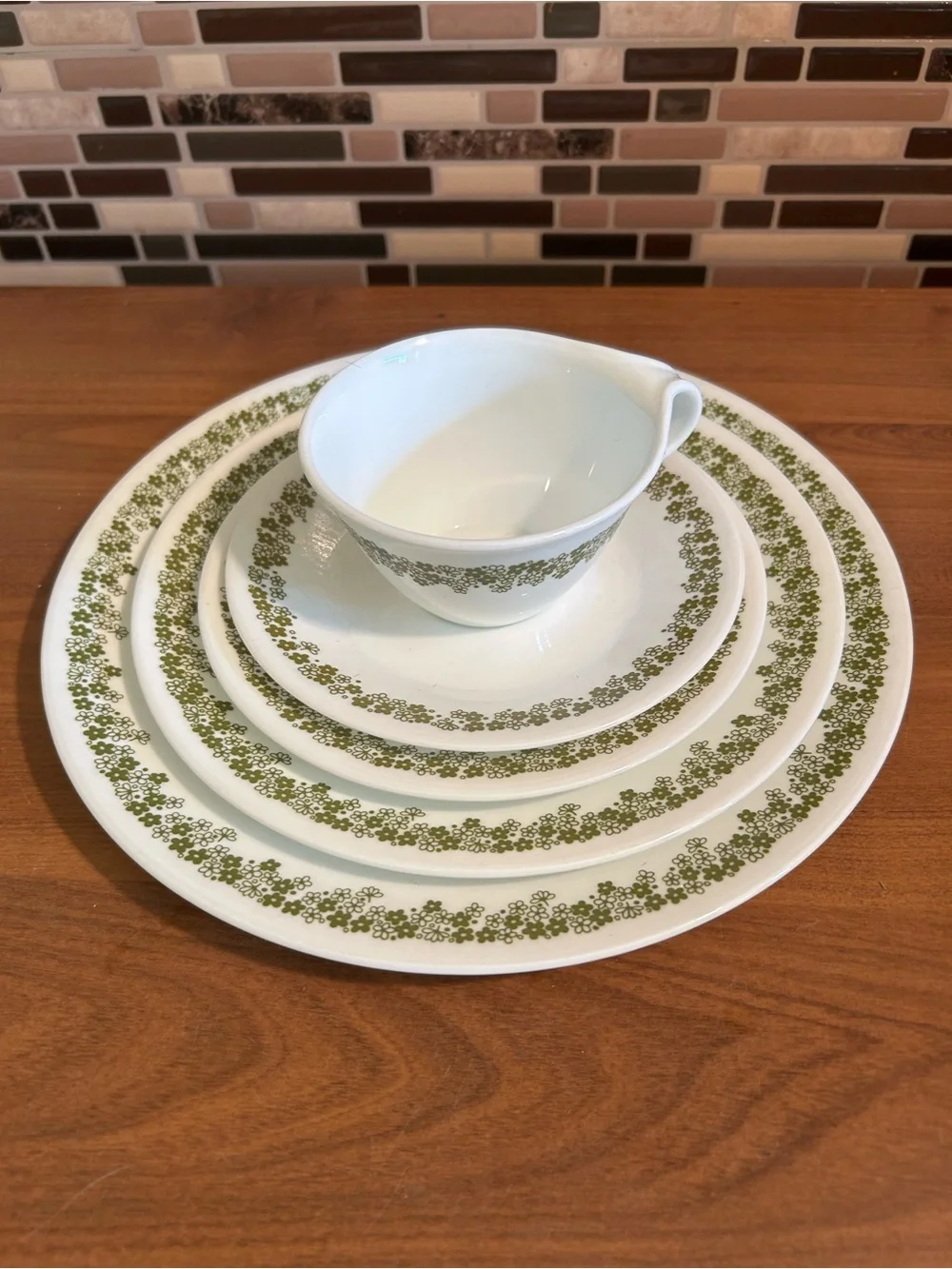 Vintage Corelle Spring Blossom Crazy Daisy 5 pc Place Setting